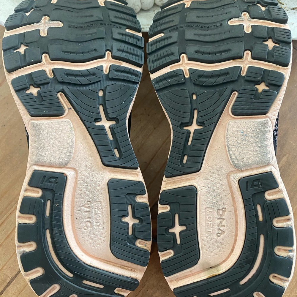 Brooks Ghost 14 size 10 medium - Picture 7 of 13